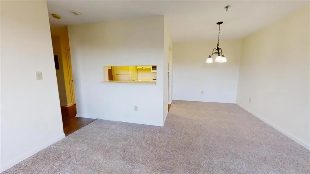 300 Johnson Ferry Road Ne Unit B509, Sandy Springs, Georgia 30328, 1 Bedroom Bedrooms, ,1 BathroomBathrooms,Residential,Sold,300 Johnson Ferry Road Ne Unit B509,7002827