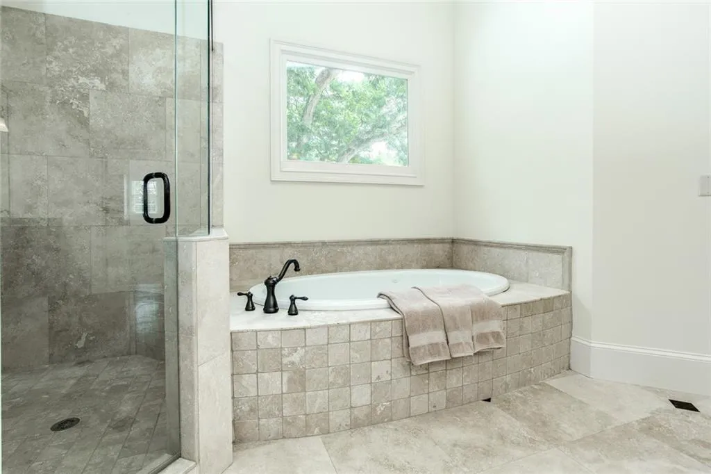 490 Read Lane, Atlanta, Georgia 30328, 6 Bedrooms Bedrooms, ,5 BathroomsBathrooms,Residential,Sold,490 Read Lane,6763203