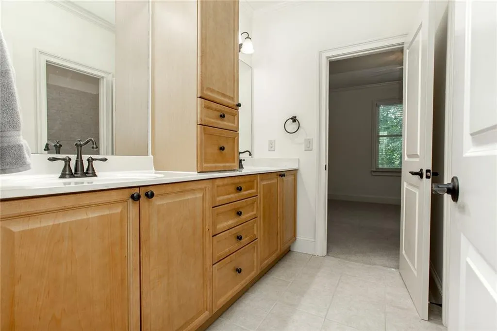 490 Read Lane, Atlanta, Georgia 30328, 6 Bedrooms Bedrooms, ,5 BathroomsBathrooms,Residential,Sold,490 Read Lane,6763203