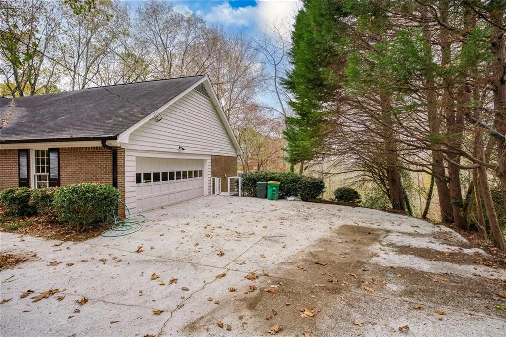 170 Huntcliff Point, Atlanta, Georgia 30350, 7 Bedrooms Bedrooms, ,4 BathroomsBathrooms,Residential,Sold,170 Huntcliff Point,7177585