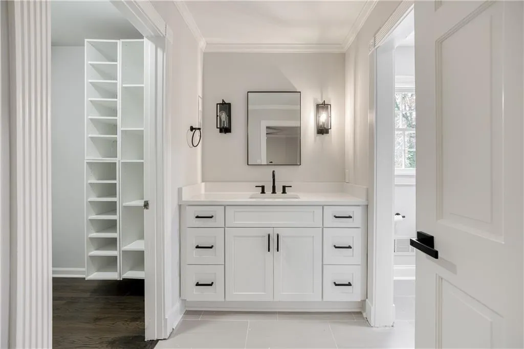 170 Huntcliff Point, Atlanta, Georgia 30350, 7 Bedrooms Bedrooms, ,4 BathroomsBathrooms,Residential,Sold,170 Huntcliff Point,7177585