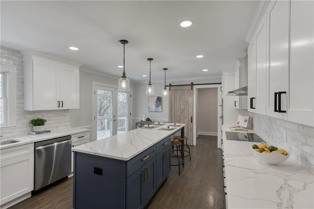 170 Huntcliff Point, Atlanta, Georgia 30350, 7 Bedrooms Bedrooms, ,4 BathroomsBathrooms,Residential,Sold,170 Huntcliff Point,7177585