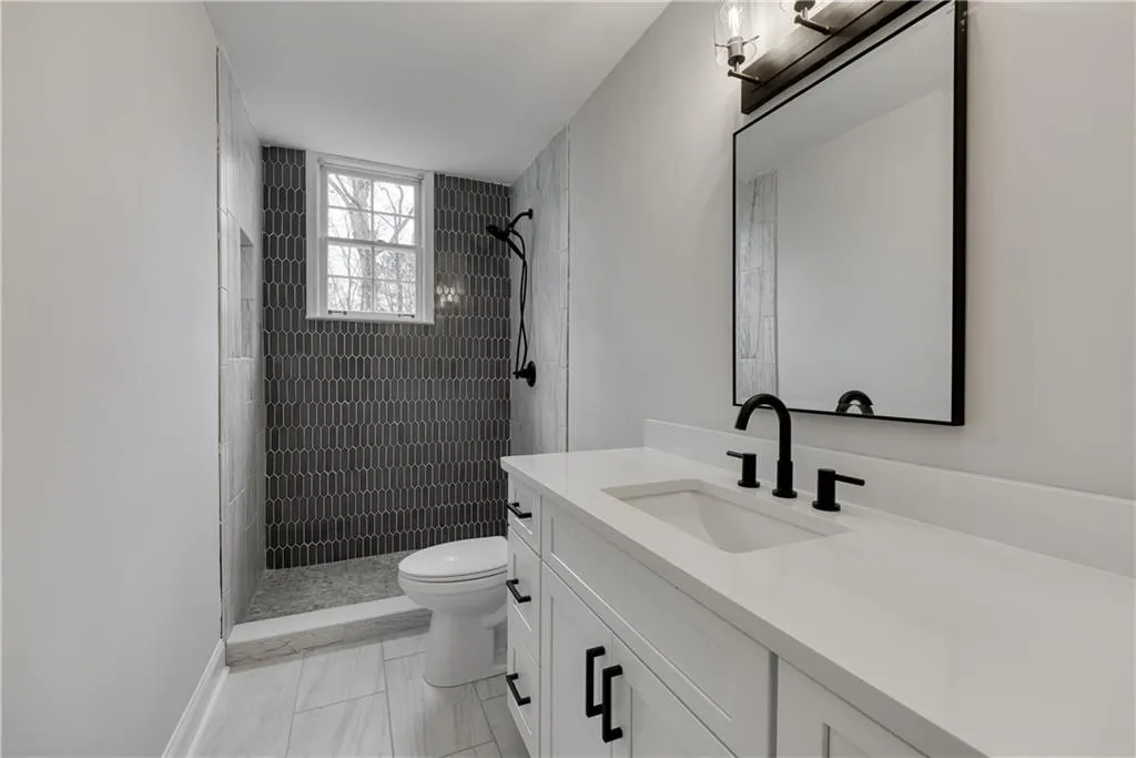 170 Huntcliff Point, Atlanta, Georgia 30350, 7 Bedrooms Bedrooms, ,4 BathroomsBathrooms,Residential,Sold,170 Huntcliff Point,7177585