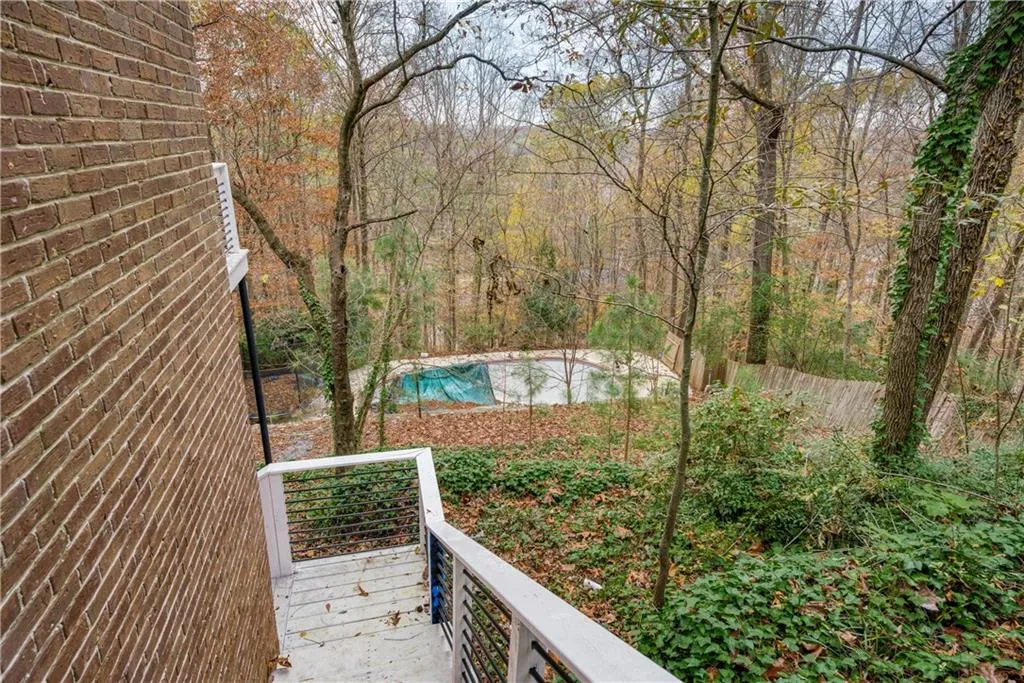 170 Huntcliff Point, Atlanta, Georgia 30350, 7 Bedrooms Bedrooms, ,4 BathroomsBathrooms,Residential,Sold,170 Huntcliff Point,7177585