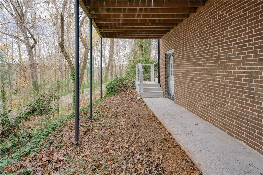 170 Huntcliff Point, Atlanta, Georgia 30350, 7 Bedrooms Bedrooms, ,4 BathroomsBathrooms,Residential,Sold,170 Huntcliff Point,7177585