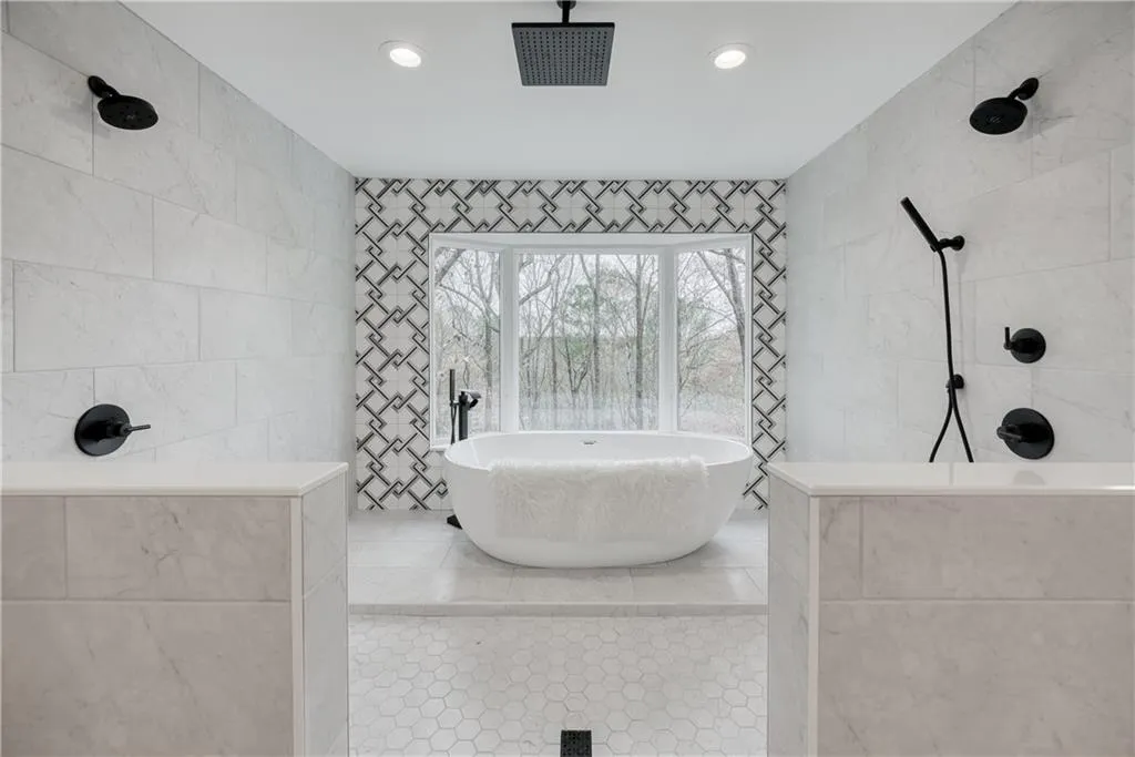 170 Huntcliff Point, Atlanta, Georgia 30350, 7 Bedrooms Bedrooms, ,4 BathroomsBathrooms,Residential,Sold,170 Huntcliff Point,7177585