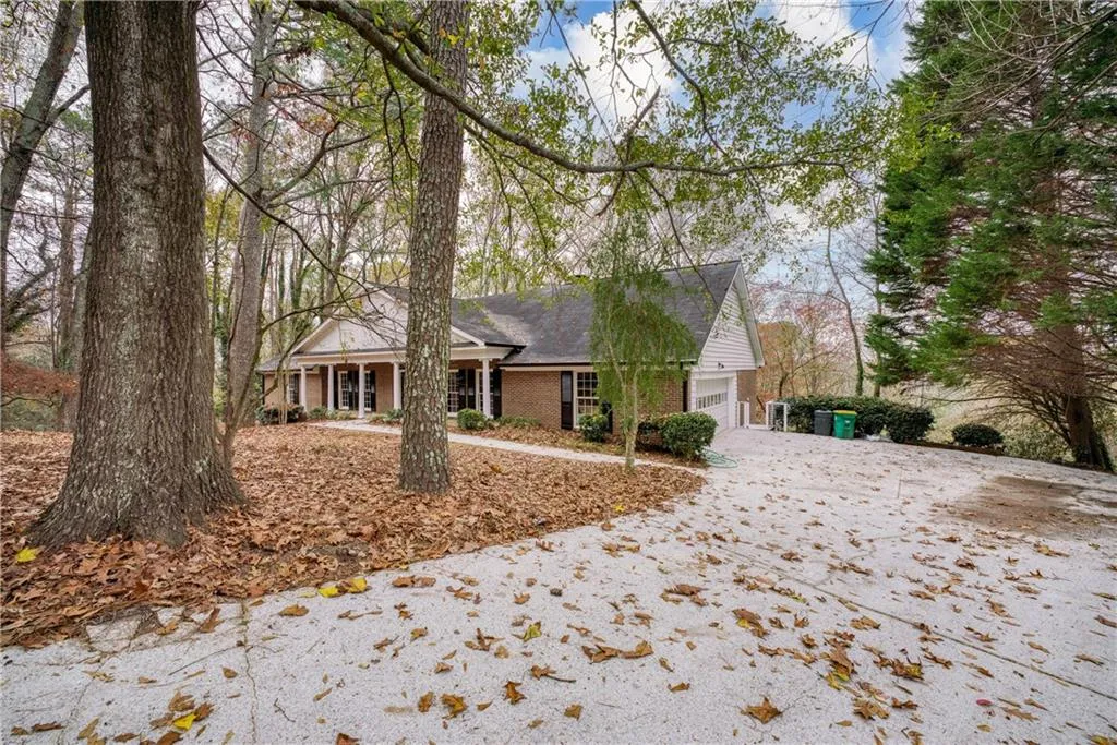 170 Huntcliff Point, Atlanta, Georgia 30350, 7 Bedrooms Bedrooms, ,4 BathroomsBathrooms,Residential,Sold,170 Huntcliff Point,7177585