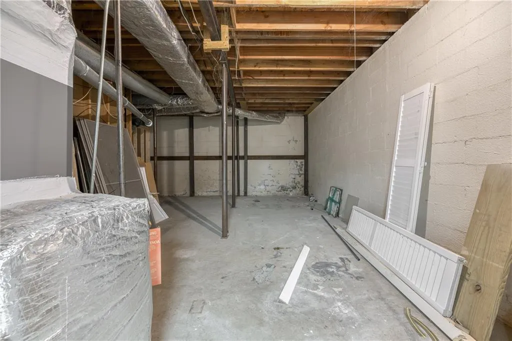 170 Huntcliff Point, Atlanta, Georgia 30350, 7 Bedrooms Bedrooms, ,4 BathroomsBathrooms,Residential,Sold,170 Huntcliff Point,7177585