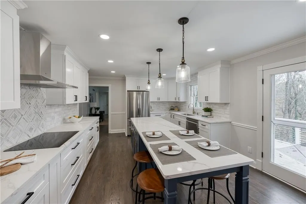 170 Huntcliff Point, Atlanta, Georgia 30350, 7 Bedrooms Bedrooms, ,4 BathroomsBathrooms,Residential,Sold,170 Huntcliff Point,7177585