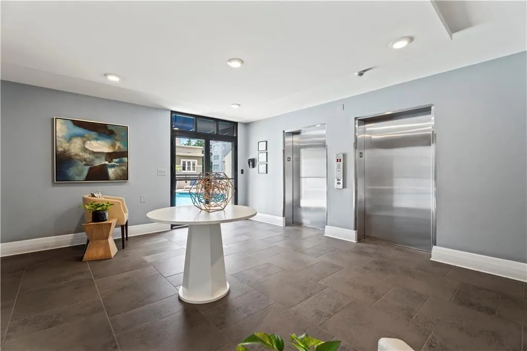 Community lobby with recessed lighting