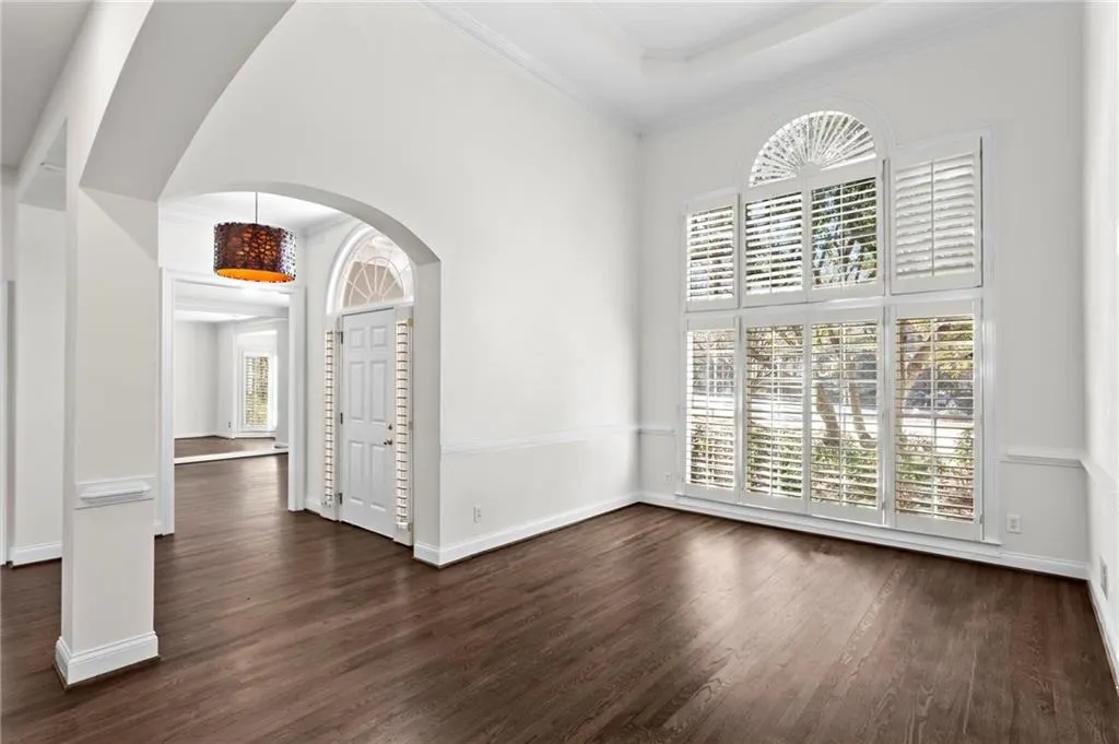 Dining Room with 2-Story Ceilings