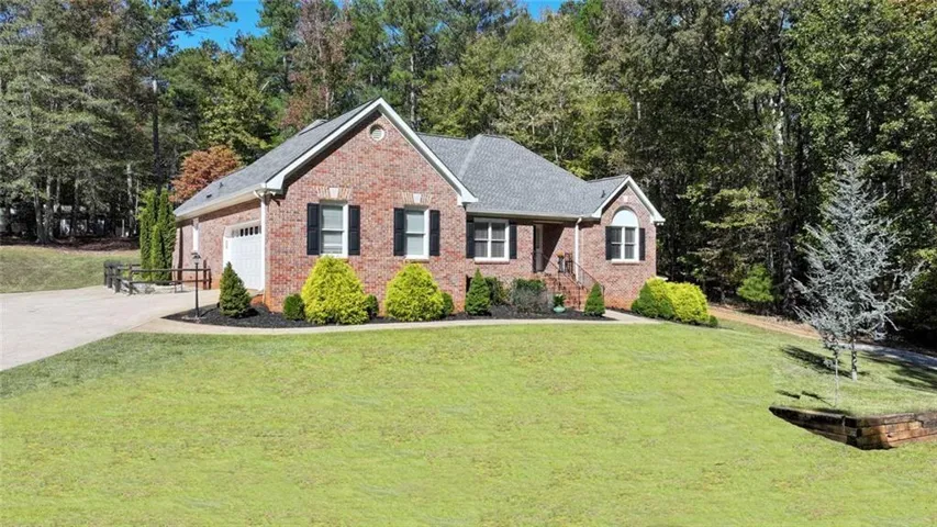 482 Buck Trail, Hoschton, Georgia 30548