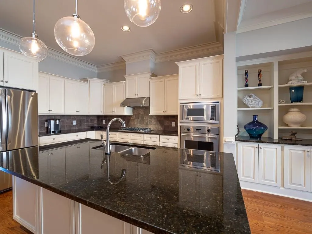702 Creekgarden Court, Atlanta, Georgia 30339, 4 Bedrooms Bedrooms, ,4 BathroomsBathrooms,Residential,Sold,702 Creekgarden Court,6684281