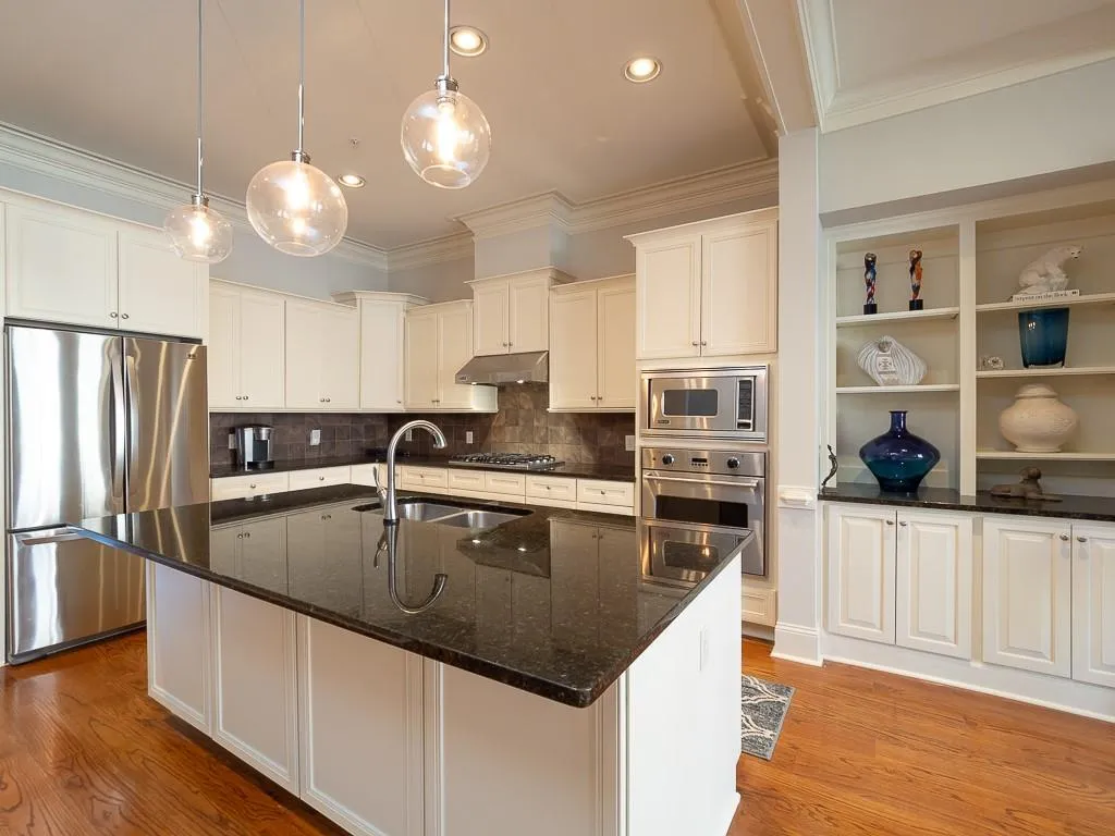 702 Creekgarden Court, Atlanta, Georgia 30339, 4 Bedrooms Bedrooms, ,4 BathroomsBathrooms,Residential,Sold,702 Creekgarden Court,6684281