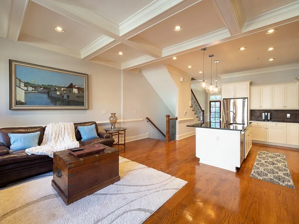 702 Creekgarden Court, Atlanta, Georgia 30339, 4 Bedrooms Bedrooms, ,4 BathroomsBathrooms,Residential,Sold,702 Creekgarden Court,6684281