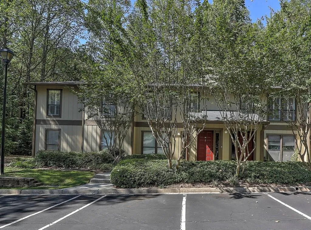 1702 Woodcliff Drive Unit 1702, Sandy Springs, Georgia 30350, 2 Bedrooms Bedrooms, ,2 BathroomsBathrooms,Residential,Sold,1702 Woodcliff Drive Unit 1702,5759850