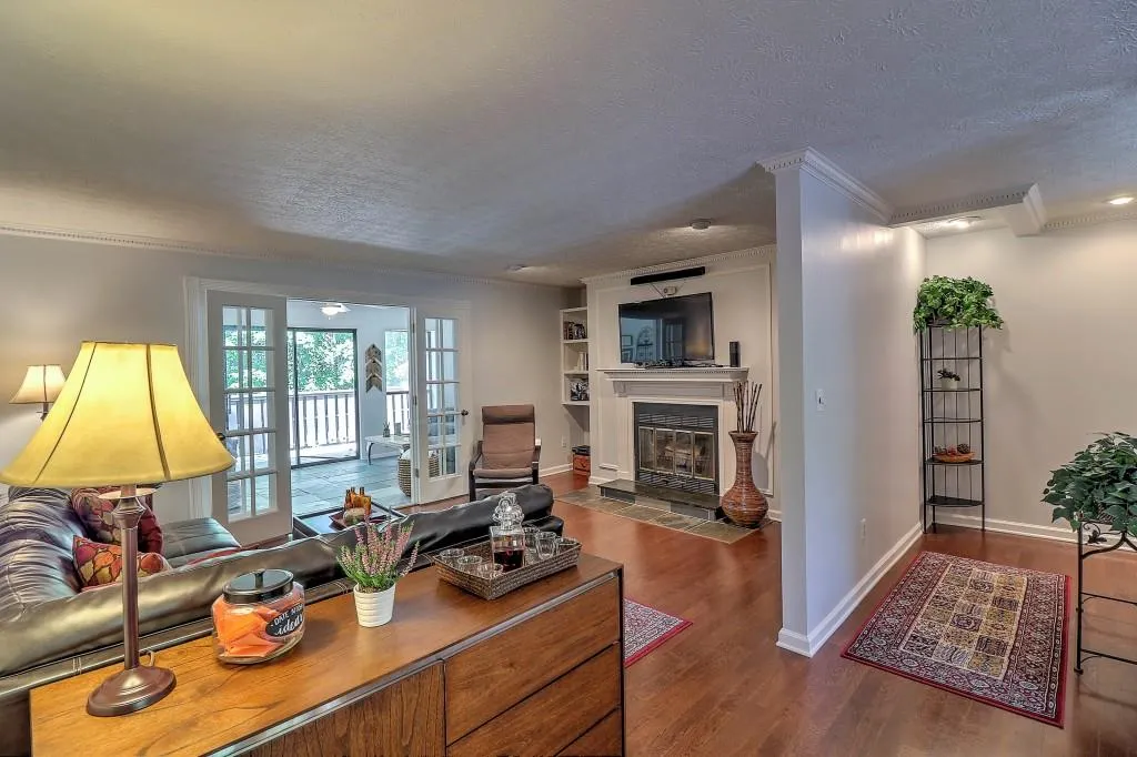 1702 Woodcliff Drive Unit 1702, Sandy Springs, Georgia 30350, 2 Bedrooms Bedrooms, ,2 BathroomsBathrooms,Residential,Sold,1702 Woodcliff Drive Unit 1702,5759850