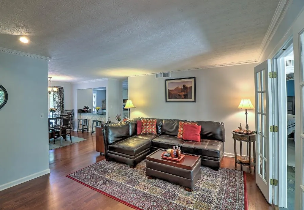 1702 Woodcliff Drive Unit 1702, Sandy Springs, Georgia 30350, 2 Bedrooms Bedrooms, ,2 BathroomsBathrooms,Residential,Sold,1702 Woodcliff Drive Unit 1702,5759850