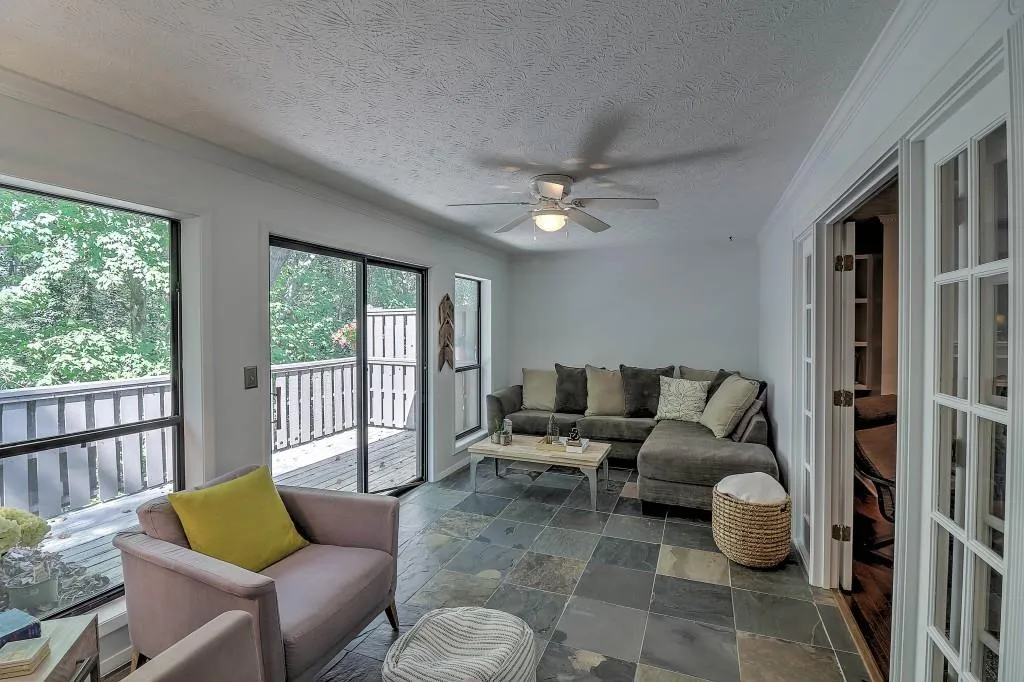 1702 Woodcliff Drive Unit 1702, Sandy Springs, Georgia 30350, 2 Bedrooms Bedrooms, ,2 BathroomsBathrooms,Residential,Sold,1702 Woodcliff Drive Unit 1702,5759850