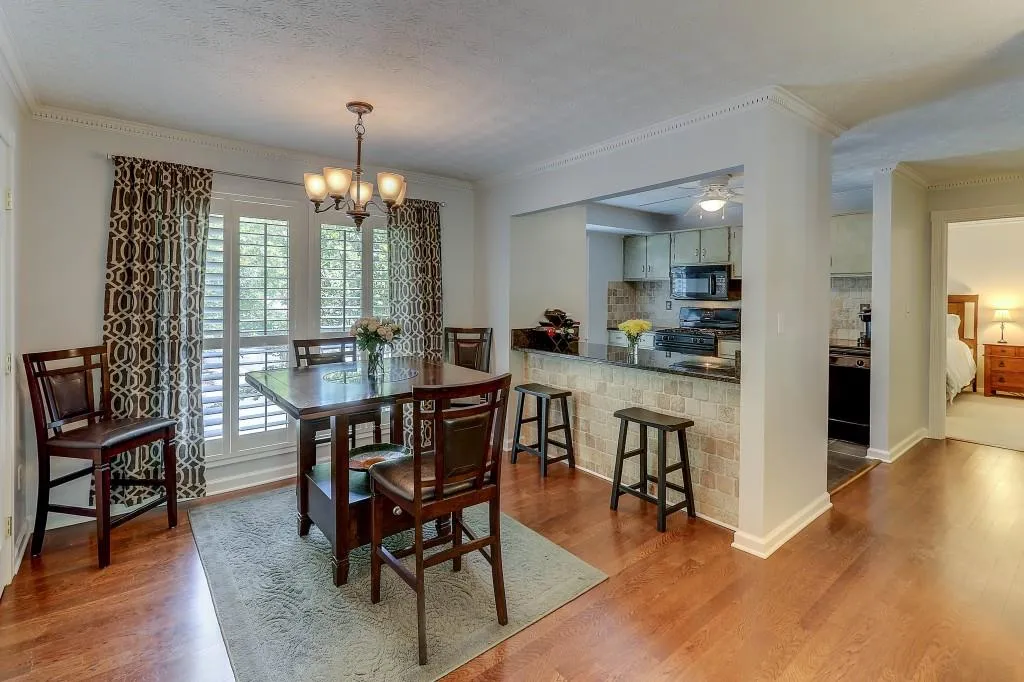 1702 Woodcliff Drive Unit 1702, Sandy Springs, Georgia 30350, 2 Bedrooms Bedrooms, ,2 BathroomsBathrooms,Residential,Sold,1702 Woodcliff Drive Unit 1702,5759850