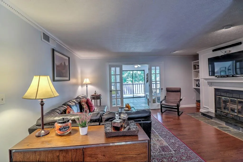 1702 Woodcliff Drive Unit 1702, Sandy Springs, Georgia 30350, 2 Bedrooms Bedrooms, ,2 BathroomsBathrooms,Residential,Sold,1702 Woodcliff Drive Unit 1702,5759850