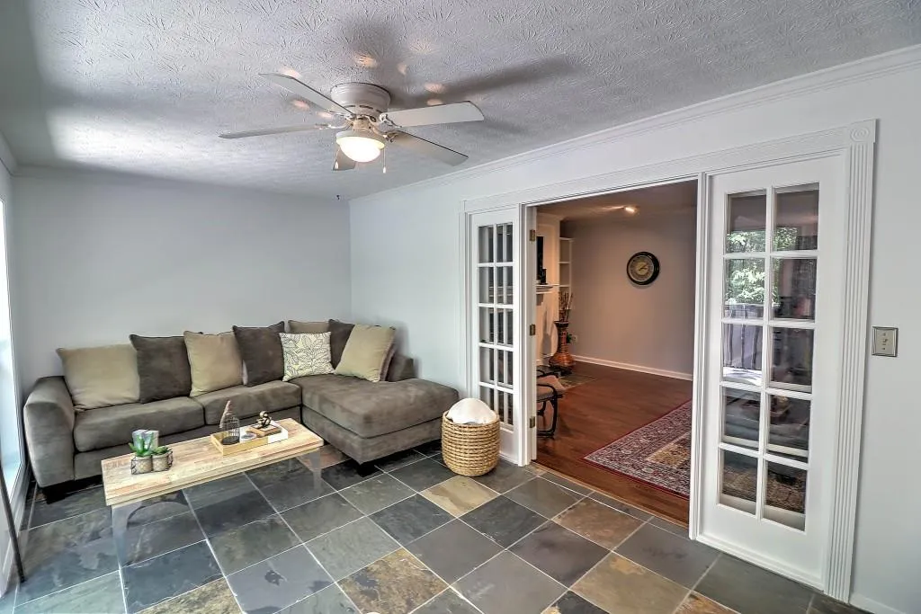 1702 Woodcliff Drive Unit 1702, Sandy Springs, Georgia 30350, 2 Bedrooms Bedrooms, ,2 BathroomsBathrooms,Residential,Sold,1702 Woodcliff Drive Unit 1702,5759850