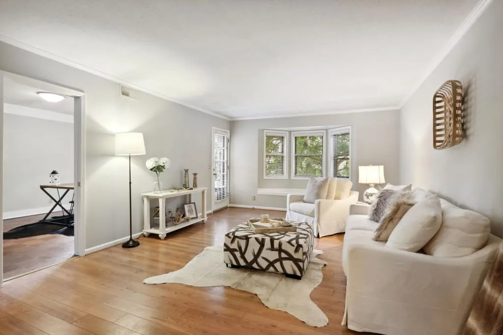 6851 Roswell Road Unit E10, Sandy Springs, Georgia 30328, 2 Bedrooms Bedrooms, ,2 BathroomsBathrooms,Residential,Sold,6851 Roswell Road Unit E10,7174229