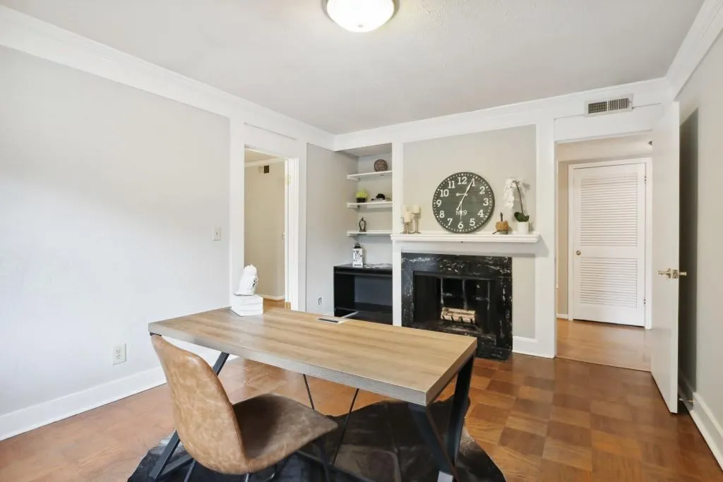 6851 Roswell Road Unit E10, Sandy Springs, Georgia 30328, 2 Bedrooms Bedrooms, ,2 BathroomsBathrooms,Residential,Sold,6851 Roswell Road Unit E10,7174229