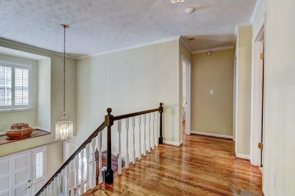 560 Bridgewater Drive, Sandy Springs, Georgia 30328, 4 Bedrooms Bedrooms, ,3 BathroomsBathrooms,Residential,Sold,560 Bridgewater Drive,6031474