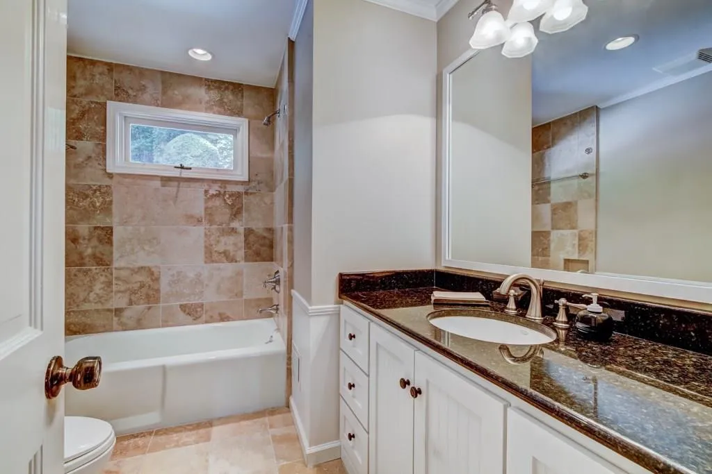 560 Bridgewater Drive, Sandy Springs, Georgia 30328, 4 Bedrooms Bedrooms, ,3 BathroomsBathrooms,Residential,Sold,560 Bridgewater Drive,6031474