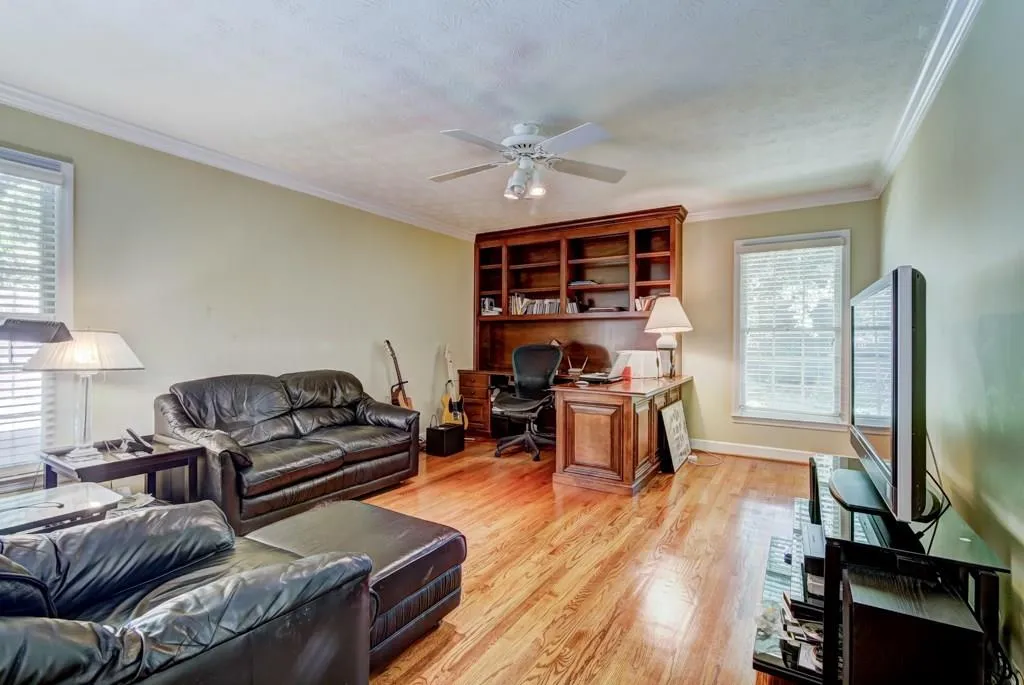 560 Bridgewater Drive, Sandy Springs, Georgia 30328, 4 Bedrooms Bedrooms, ,3 BathroomsBathrooms,Residential,Sold,560 Bridgewater Drive,6031474