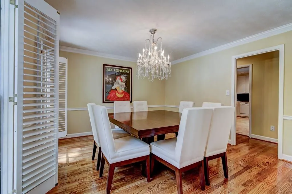 560 Bridgewater Drive, Sandy Springs, Georgia 30328, 4 Bedrooms Bedrooms, ,3 BathroomsBathrooms,Residential,Sold,560 Bridgewater Drive,6031474