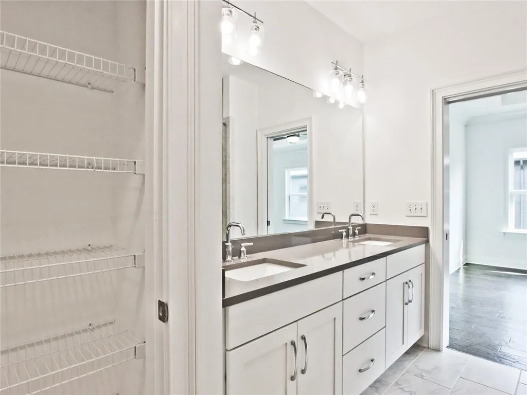 6650 Sterling Drive Unit 673, Sandy Springs, Georgia 30328, 3 Bedrooms Bedrooms, ,4 BathroomsBathrooms,Residential,Sold,6650 Sterling Drive Unit 673,6914820