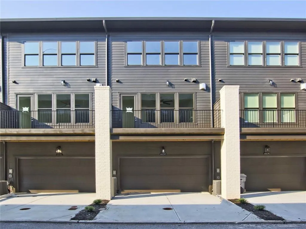 6650 Sterling Drive Unit 673, Sandy Springs, Georgia 30328, 3 Bedrooms Bedrooms, ,4 BathroomsBathrooms,Residential,Sold,6650 Sterling Drive Unit 673,6914820