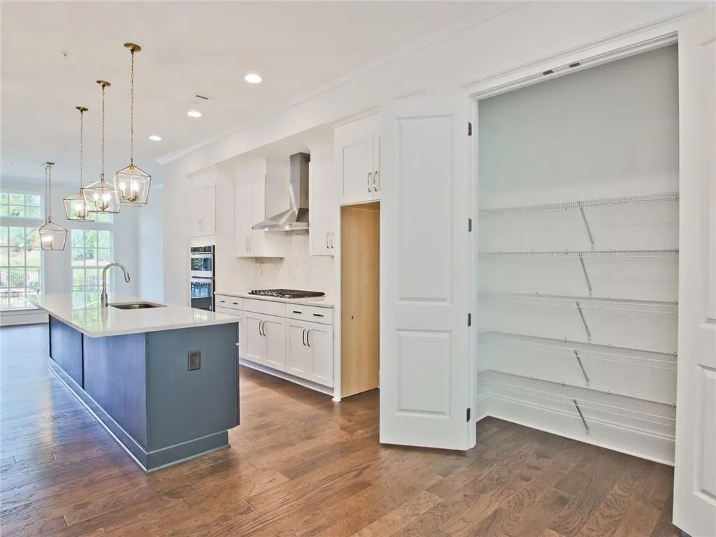 6650 Sterling Drive Unit 673, Sandy Springs, Georgia 30328, 3 Bedrooms Bedrooms, ,4 BathroomsBathrooms,Residential,Sold,6650 Sterling Drive Unit 673,6914820