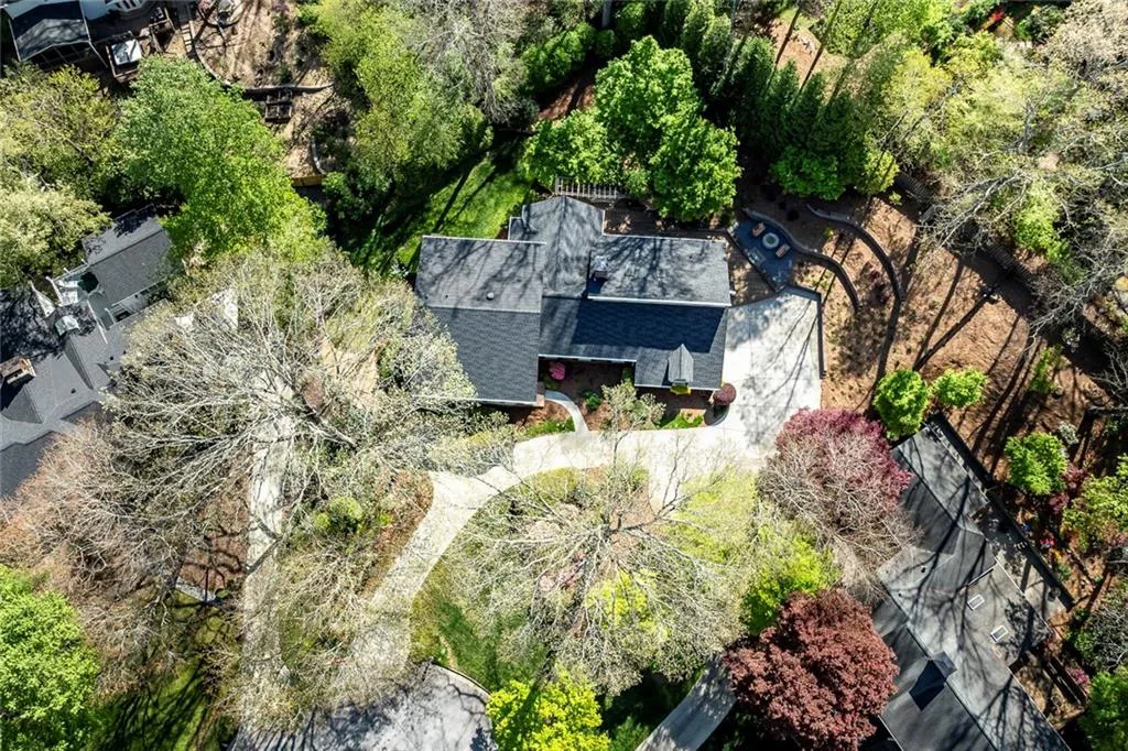 300 Hunters Glen Court Court, Sandy Springs, Georgia 30328, 6 Bedrooms Bedrooms, ,4 BathroomsBathrooms,Residential,Sold,300 Hunters Glen Court Court,7372889