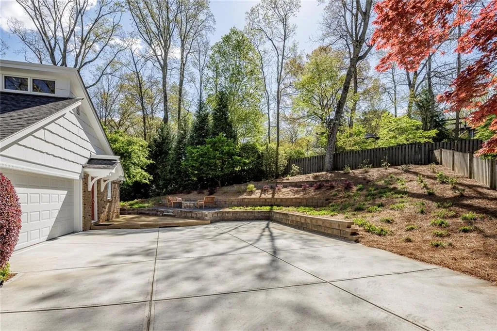 New Driveway with 3 Areas for Turnaround & Parking for Many