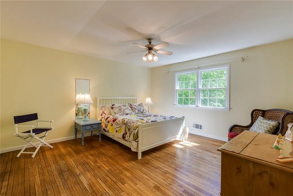 Upstairs Bedroom 4