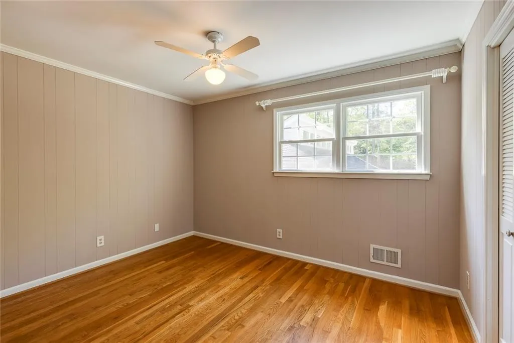 Upstairs Office/Bedroom 6