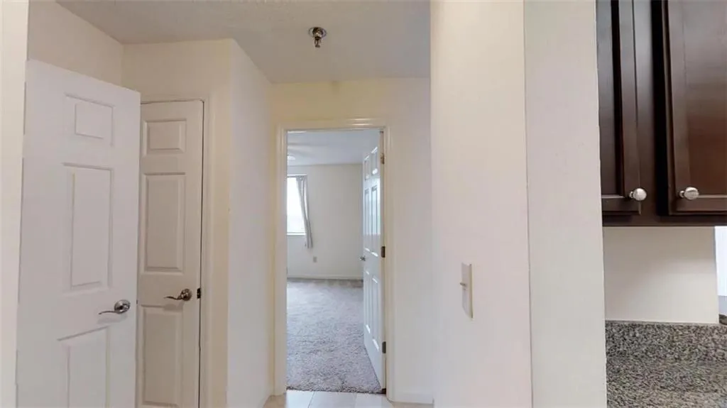 300 Johnson Ferry Road Ne Unit B407, Sandy Springs, Georgia 30328, 1 Bedroom Bedrooms, ,1 BathroomBathrooms,Residential,Sold,300 Johnson Ferry Road Ne Unit B407,6055027