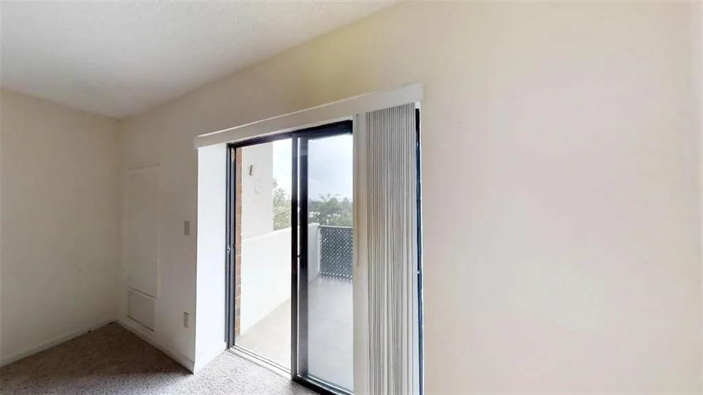 300 Johnson Ferry Road Ne Unit B407, Sandy Springs, Georgia 30328, 1 Bedroom Bedrooms, ,1 BathroomBathrooms,Residential,Sold,300 Johnson Ferry Road Ne Unit B407,6055027