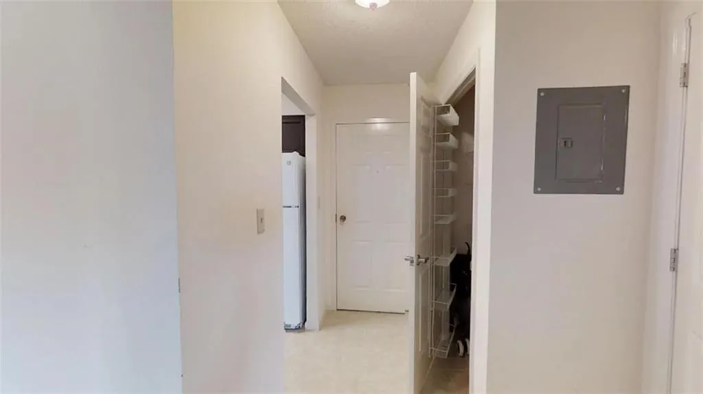 300 Johnson Ferry Road Ne Unit B407, Sandy Springs, Georgia 30328, 1 Bedroom Bedrooms, ,1 BathroomBathrooms,Residential,Sold,300 Johnson Ferry Road Ne Unit B407,6055027