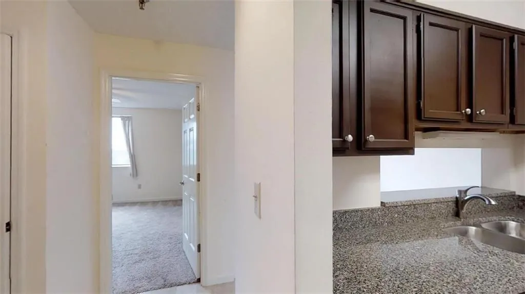 300 Johnson Ferry Road Ne Unit B407, Sandy Springs, Georgia 30328, 1 Bedroom Bedrooms, ,1 BathroomBathrooms,Residential,Sold,300 Johnson Ferry Road Ne Unit B407,6055027