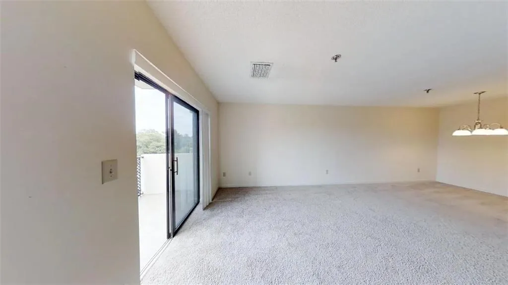 300 Johnson Ferry Road Ne Unit B407, Sandy Springs, Georgia 30328, 1 Bedroom Bedrooms, ,1 BathroomBathrooms,Residential,Sold,300 Johnson Ferry Road Ne Unit B407,6055027