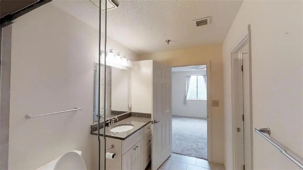 300 Johnson Ferry Road Ne Unit B407, Sandy Springs, Georgia 30328, 1 Bedroom Bedrooms, ,1 BathroomBathrooms,Residential,Sold,300 Johnson Ferry Road Ne Unit B407,6055027