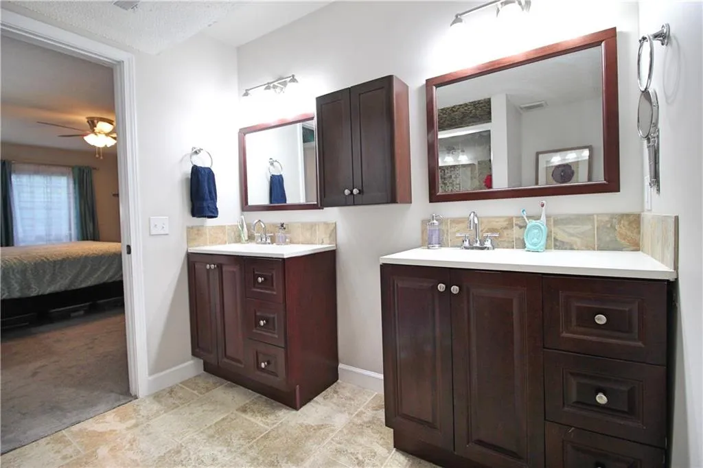 6851 Roswell Road Ne Unit Q6, Atlanta, Georgia 30328, 3 Bedrooms Bedrooms, ,2 BathroomsBathrooms,Residential,Sold,6851 Roswell Road Ne Unit Q6,5861117