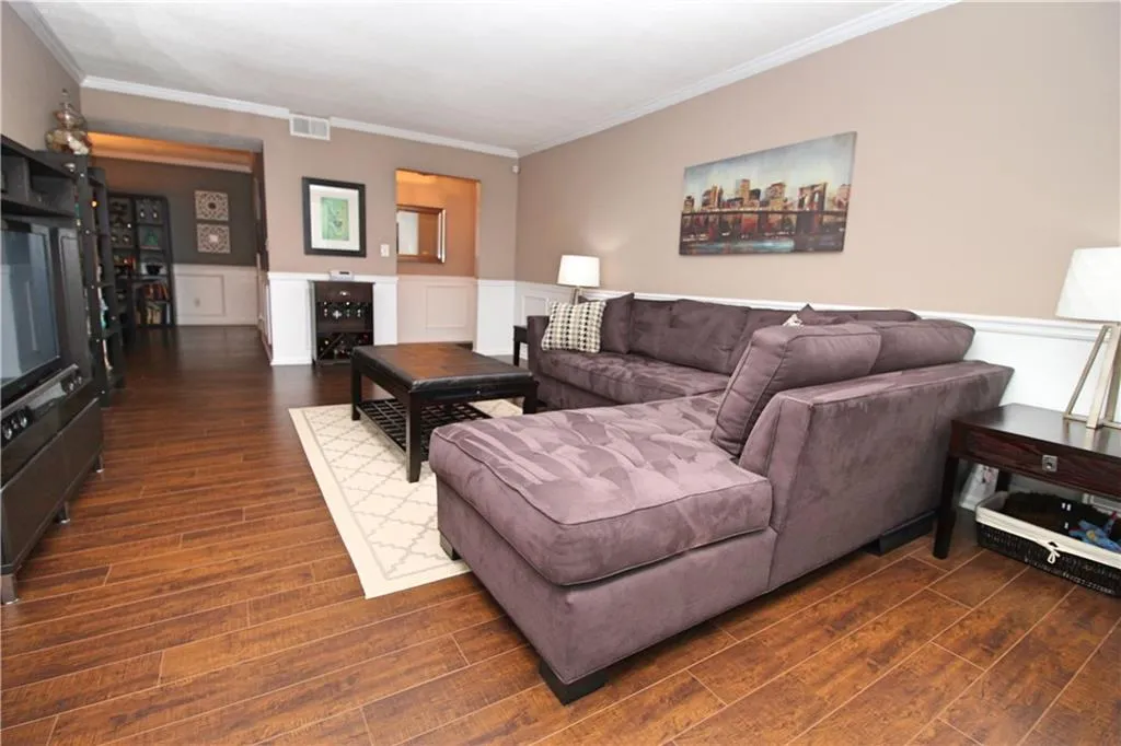 6851 Roswell Road Ne Unit Q6, Atlanta, Georgia 30328, 3 Bedrooms Bedrooms, ,2 BathroomsBathrooms,Residential,Sold,6851 Roswell Road Ne Unit Q6,5861117