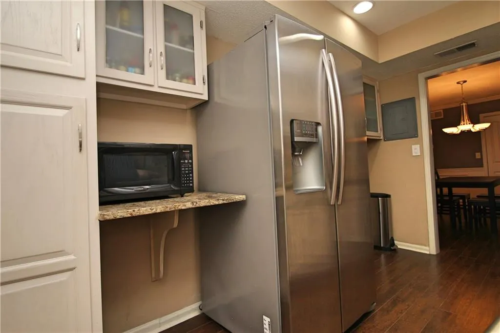 6851 Roswell Road Ne Unit Q6, Atlanta, Georgia 30328, 3 Bedrooms Bedrooms, ,2 BathroomsBathrooms,Residential,Sold,6851 Roswell Road Ne Unit Q6,5861117