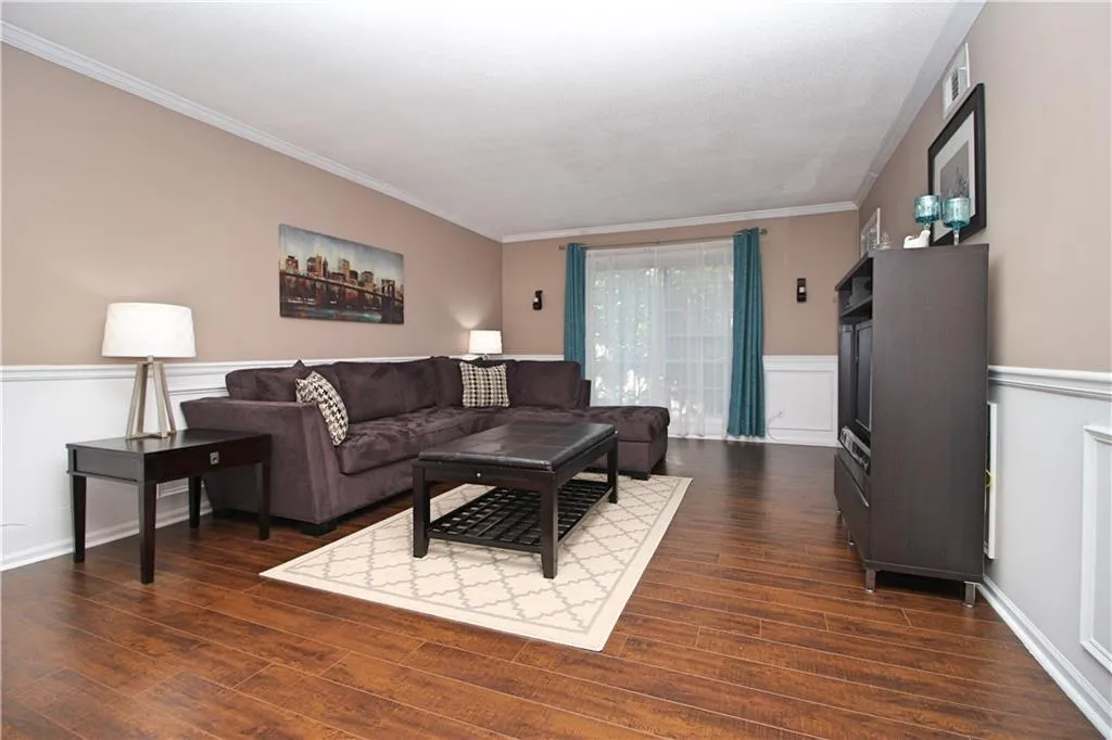 6851 Roswell Road Ne Unit Q6, Atlanta, Georgia 30328, 3 Bedrooms Bedrooms, ,2 BathroomsBathrooms,Residential,Sold,6851 Roswell Road Ne Unit Q6,5861117