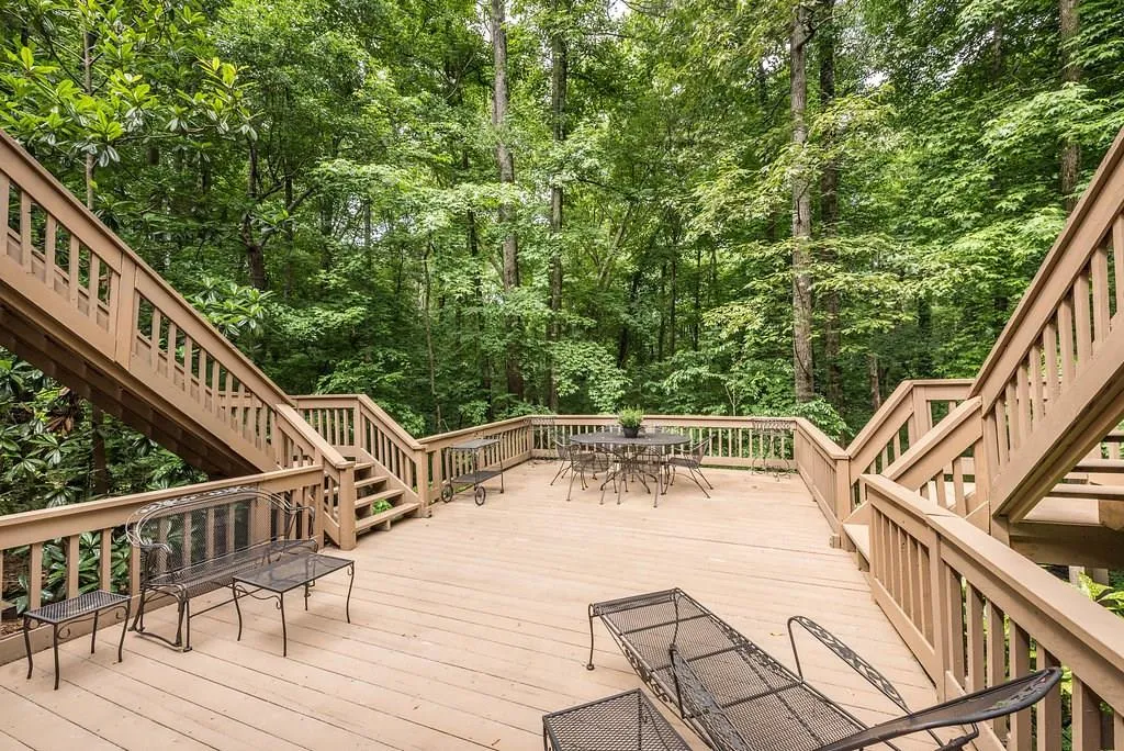 7970 Spalding Hills, Sandy Springs, Georgia 30350, 4 Bedrooms Bedrooms, ,3 BathroomsBathrooms,Residential,Sold,7970 Spalding Hills,6025461